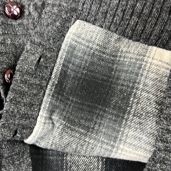 Men's Carraig Don 100% New WoolBray Cable Knit Button Down Vest - Picture 6 of 11